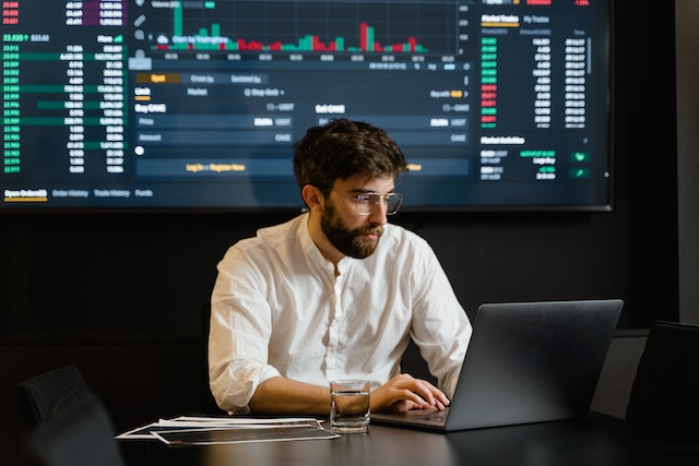 Real-time Data Processing: Challenges and Solutions
